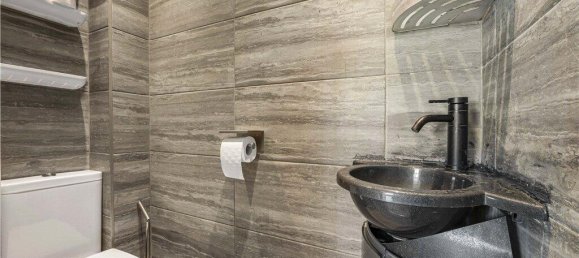 5 bedrooms House in London, United Kingdom No. 8673 10