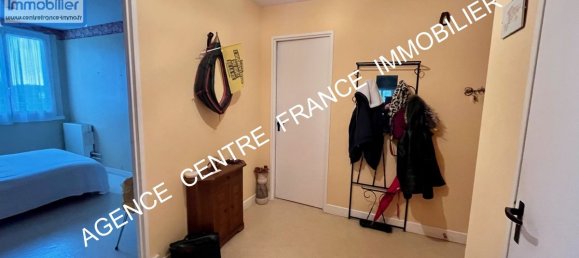 3 bedrooms Apartment in Bourges, France No. 238190 9