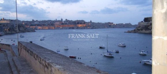 Квартира с 3 спальнями в Биргу, Мальта № 8455 2