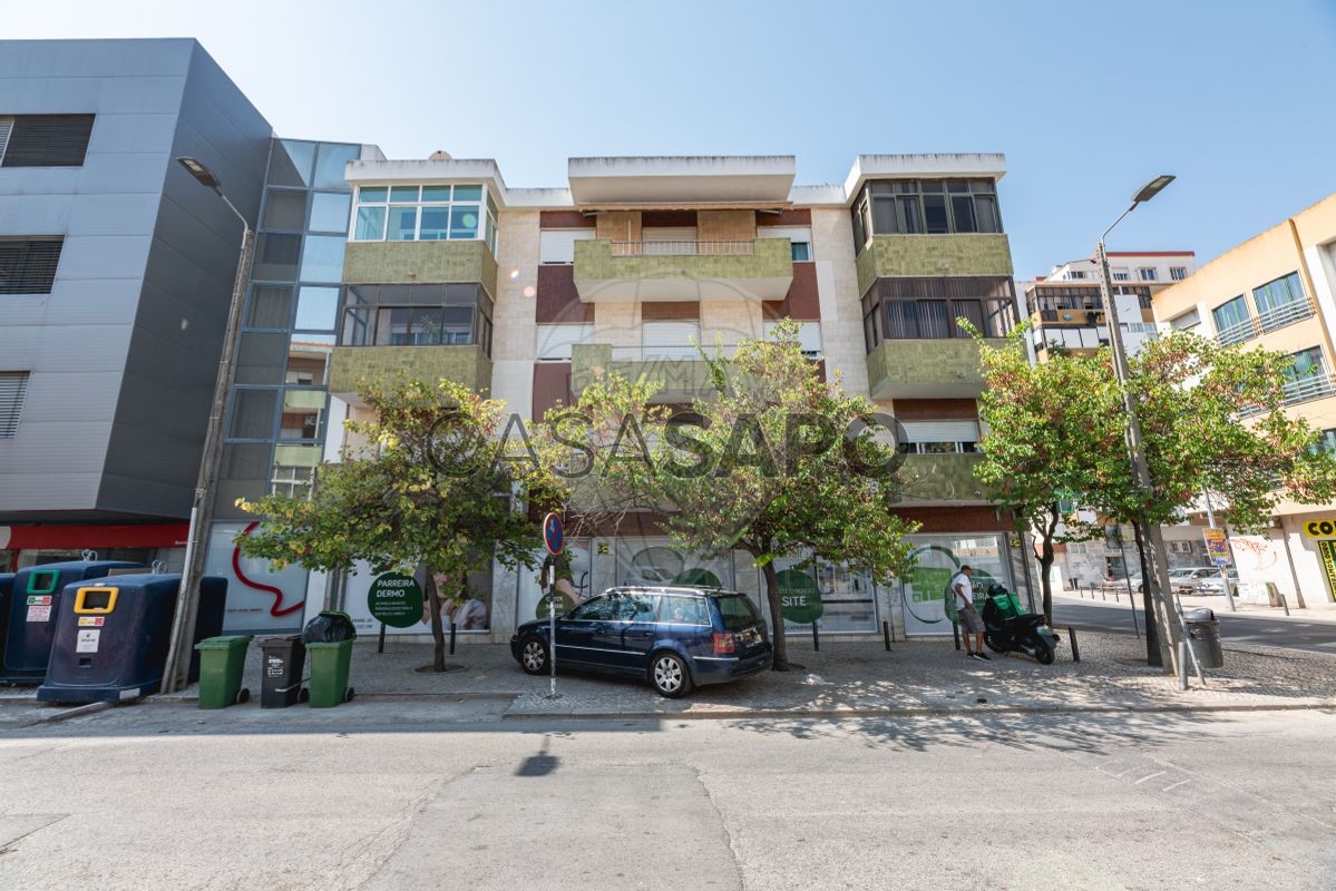 4 bedrooms Apartment in Barreiro, Portugal No. 284350