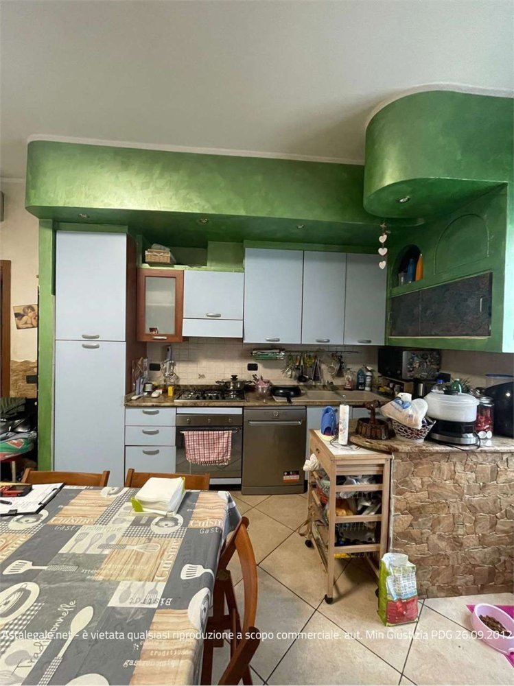 4-salle Appartement à Nova Milanese, Italy No. 8230