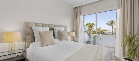 3 bedrooms Penthouse in Marbella, Spain No. 181087 12