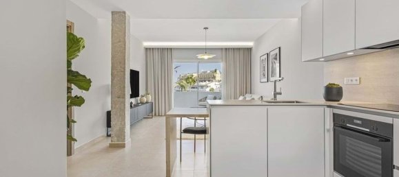 3 bedrooms Penthouse in Marbella, Spain No. 181087 4