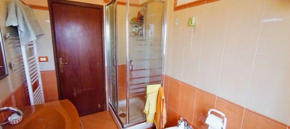 8 rooms House in Foiano della Chiana, Italy No. 228397 20
