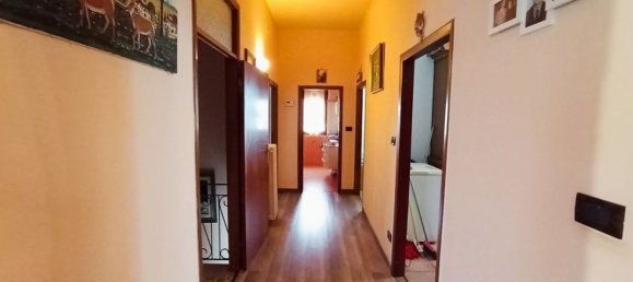 8 rooms House in Foiano della Chiana, Italy No. 228397 15
