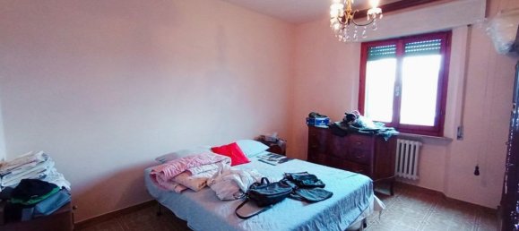 8 rooms House in Foiano della Chiana, Italy No. 228397 25