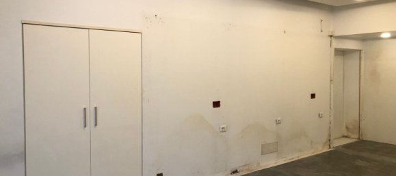 40m² Commercial property in Genoa, Italy No. 35797 11