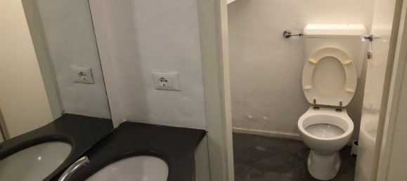 40m² Commercial property in Genoa, Italy No. 35797 14