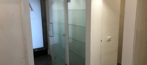 40m² Commercial property in Genoa, Italy No. 35797 13