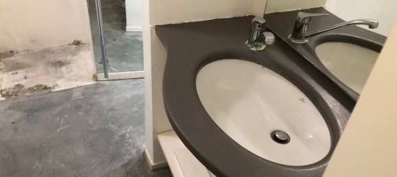 40m² Commercial property in Genoa, Italy No. 35797 15