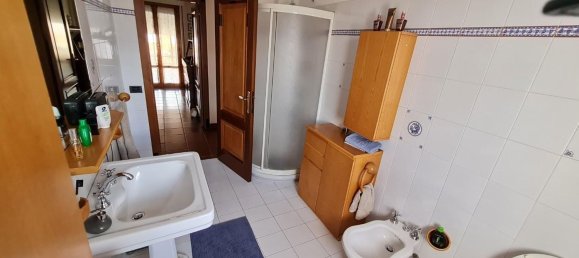 8-salle Appartement à Monteriggioni, Italy No. 76835 15