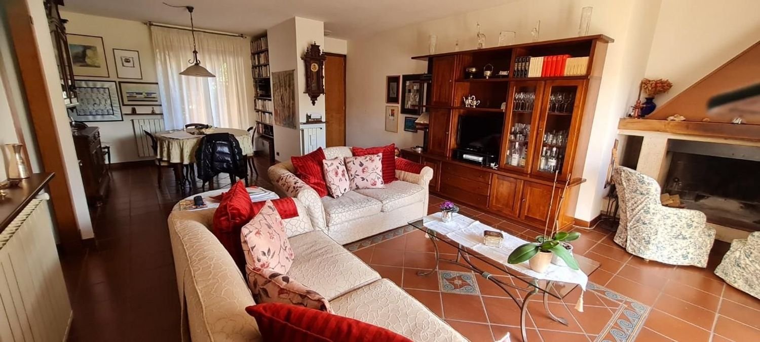 8-salle Appartement à Monteriggioni, Italy No. 76835