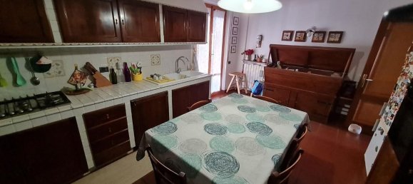 8-salle Appartement à Monteriggioni, Italy No. 76835 10