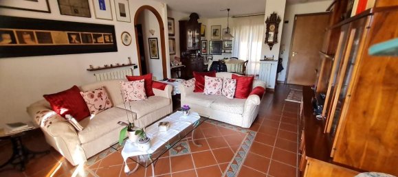 8-salle Appartement à Monteriggioni, Italy No. 76835 2