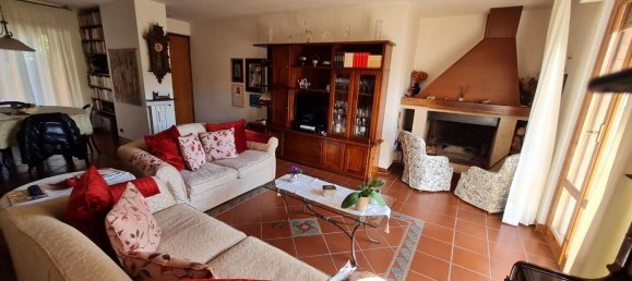 8-salle Appartement à Monteriggioni, Italy No. 76835 5