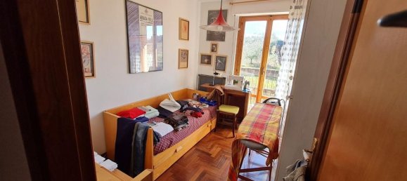 8-salle Appartement à Monteriggioni, Italy No. 76835 12