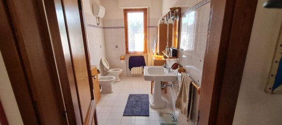 8-salle Appartement à Monteriggioni, Italy No. 76835 14