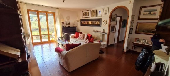 8-salle Appartement à Monteriggioni, Italy No. 76835 3