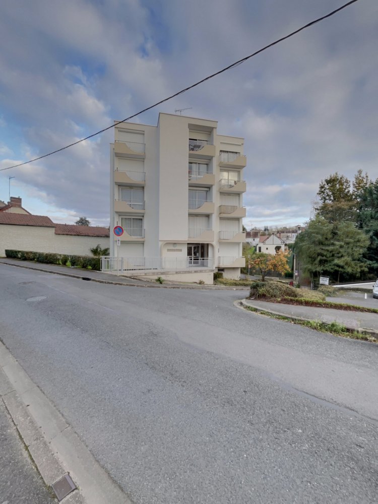 Estudio en Vierzon, France No. 159587