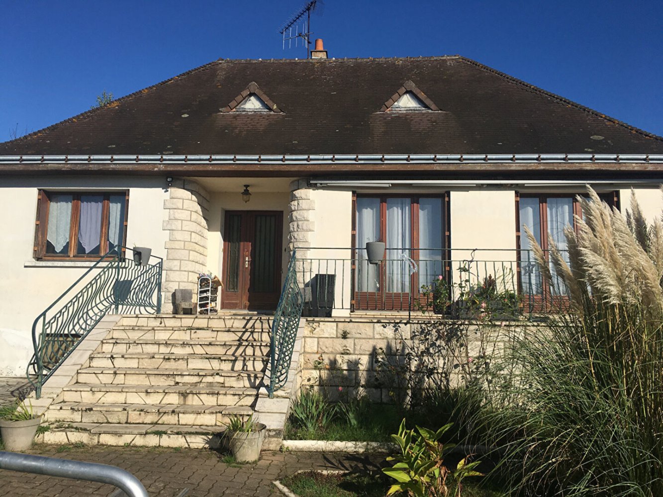 3 bedrooms House in Monthodon, France No. 153841