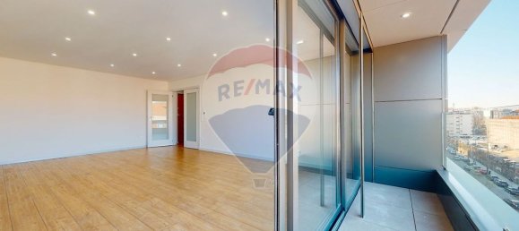 Apartamento de 3 dormitorios en Porto, Portugal No. 105696 2