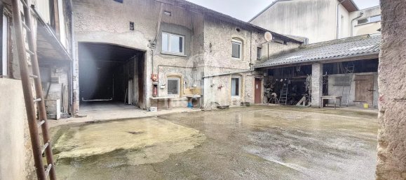 8-Zimmer Gebäude in Koenigsmacker, France, Nr. 62454 4