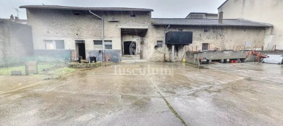 8-Zimmer Gebäude in Koenigsmacker, France, Nr. 62454 2