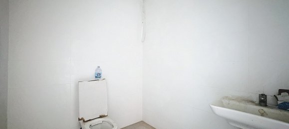 1 bedroom Commercial property in Badalona, Spain No. 293547 7