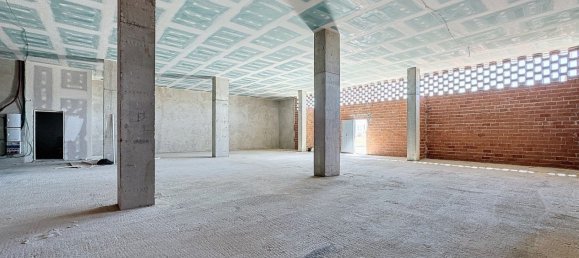 1 bedroom Commercial property in Badalona, Spain No. 293547 3