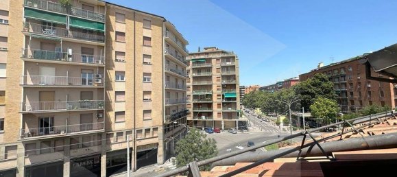 Studio in Bologna, Italy No. 34480 22