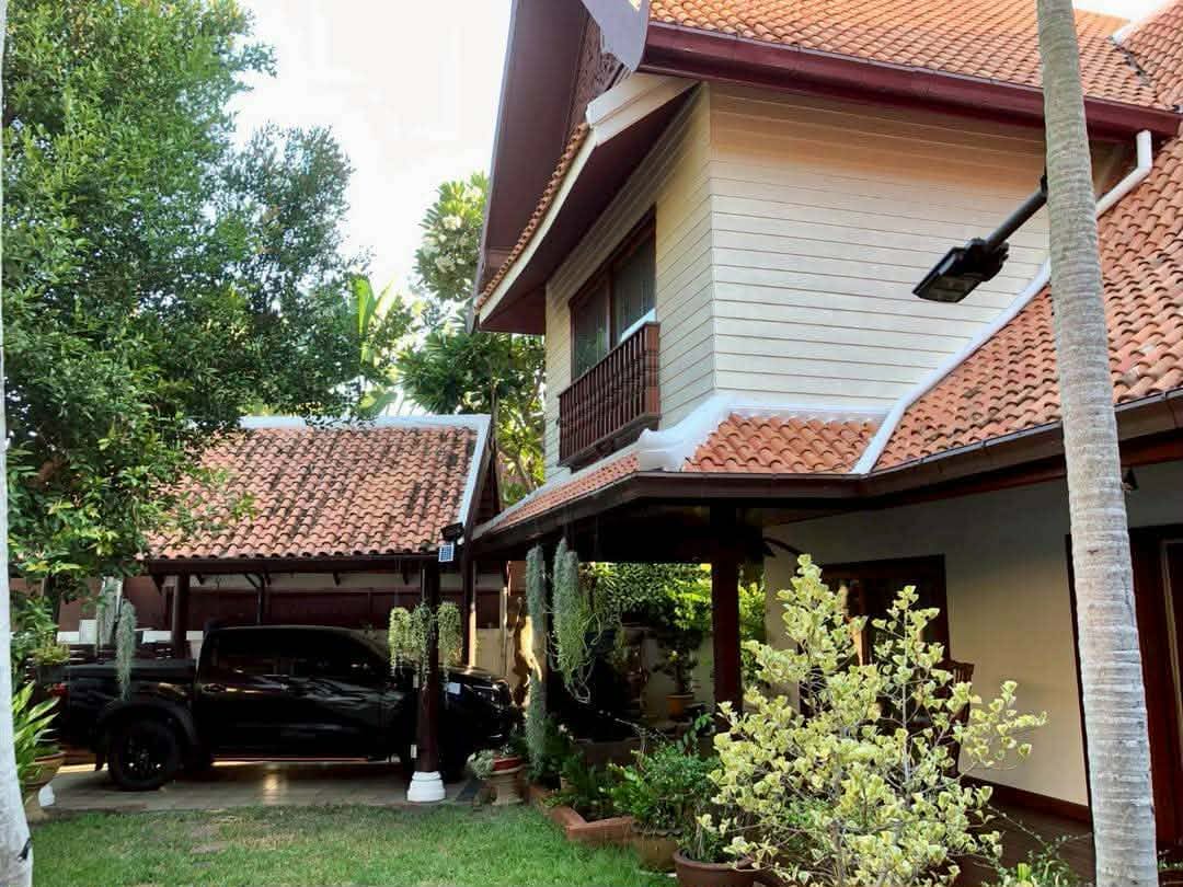 3 bedrooms Villa in Pattaya, Thailand No. 75013