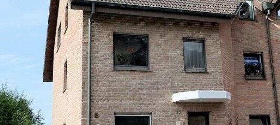 6 rooms Townhouse in Herford, Germany No. 153498 3