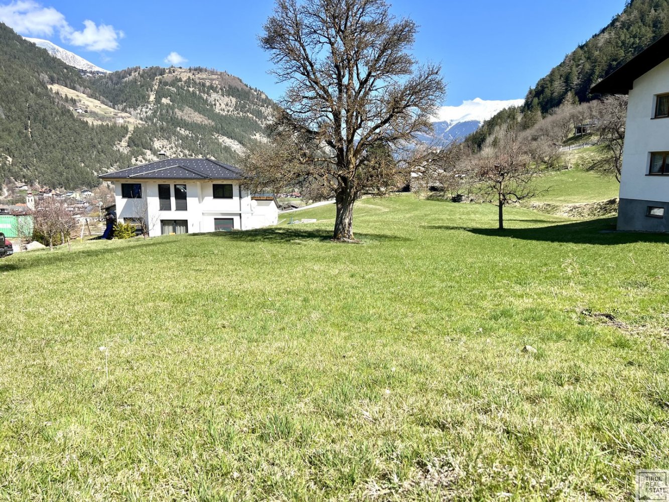  Land in Tyrol, Austria No. 165367