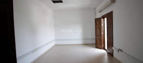 Bureau à Luqa, Malta 250m² No. 12620 10
