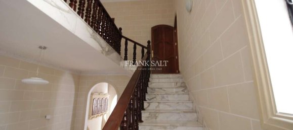 Bureau à Luqa, Malta 250m² No. 12620 6