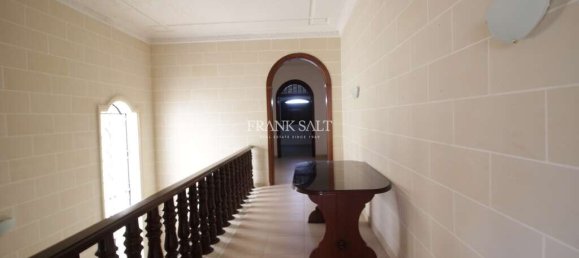 Bureau à Luqa, Malta 250m² No. 12620 7