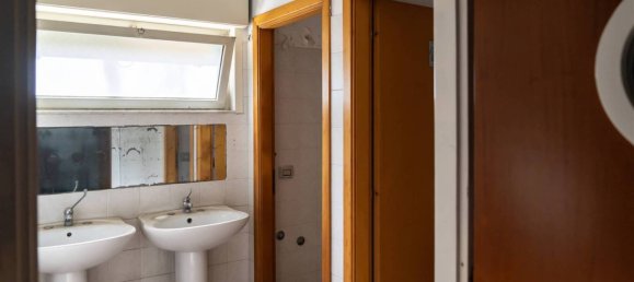 Gewerbliche Immobilie in Valverde, Italy 163m², Nr. 134047 20