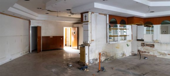 Gewerbliche Immobilie in Valverde, Italy 163m², Nr. 134047 6