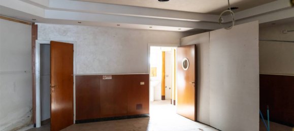 Gewerbliche Immobilie in Valverde, Italy 163m², Nr. 134047 14