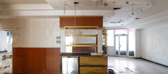 Gewerbliche Immobilie in Valverde, Italy 163m², Nr. 134047 13