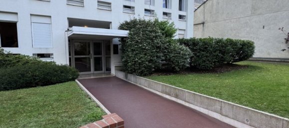 1 bedroom Apartment in Paris, France No. 296366 2