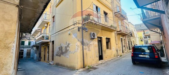 6 rooms House in Ragusa, Italy No. 143339 3