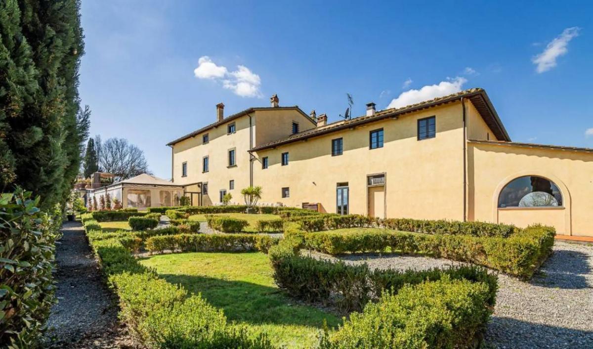 15 bedrooms Villa in Vinci, Italy No. 1089