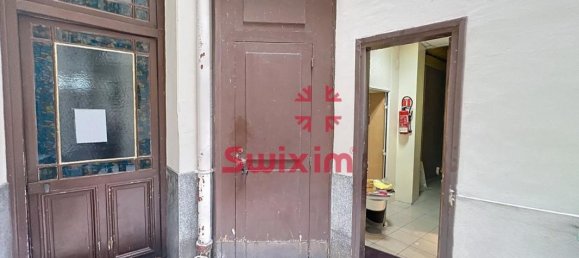 120m² Commercial property in Paris, France No. 169952 11