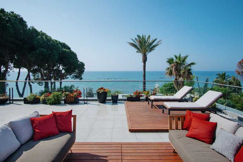 5 bedrooms Commercial property in Germasogeia, Cyprus No. 17940