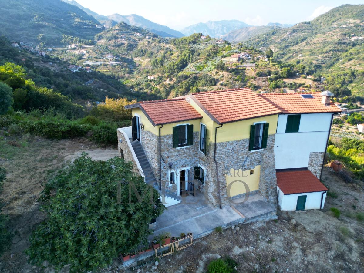 3 bedrooms Villa in Ventimiglia, Italy No. 232220