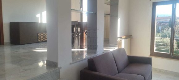 5 rooms Apartment in Lucca, Italy No. 45105 7