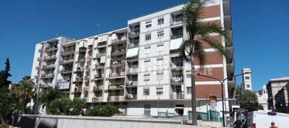 Квартира с 2 спальнями в Бишелье, Италия № 278669 3