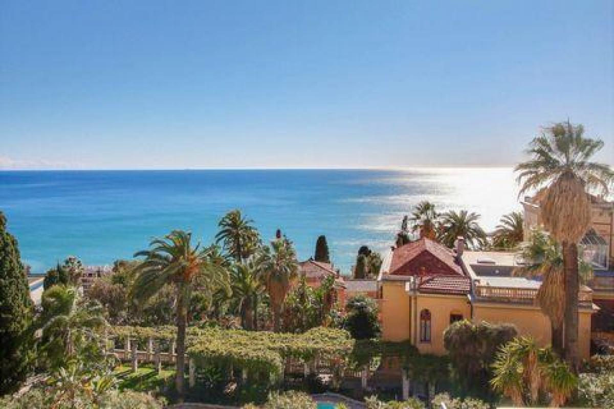 Studio in the Condo in Menton, France No. 3074