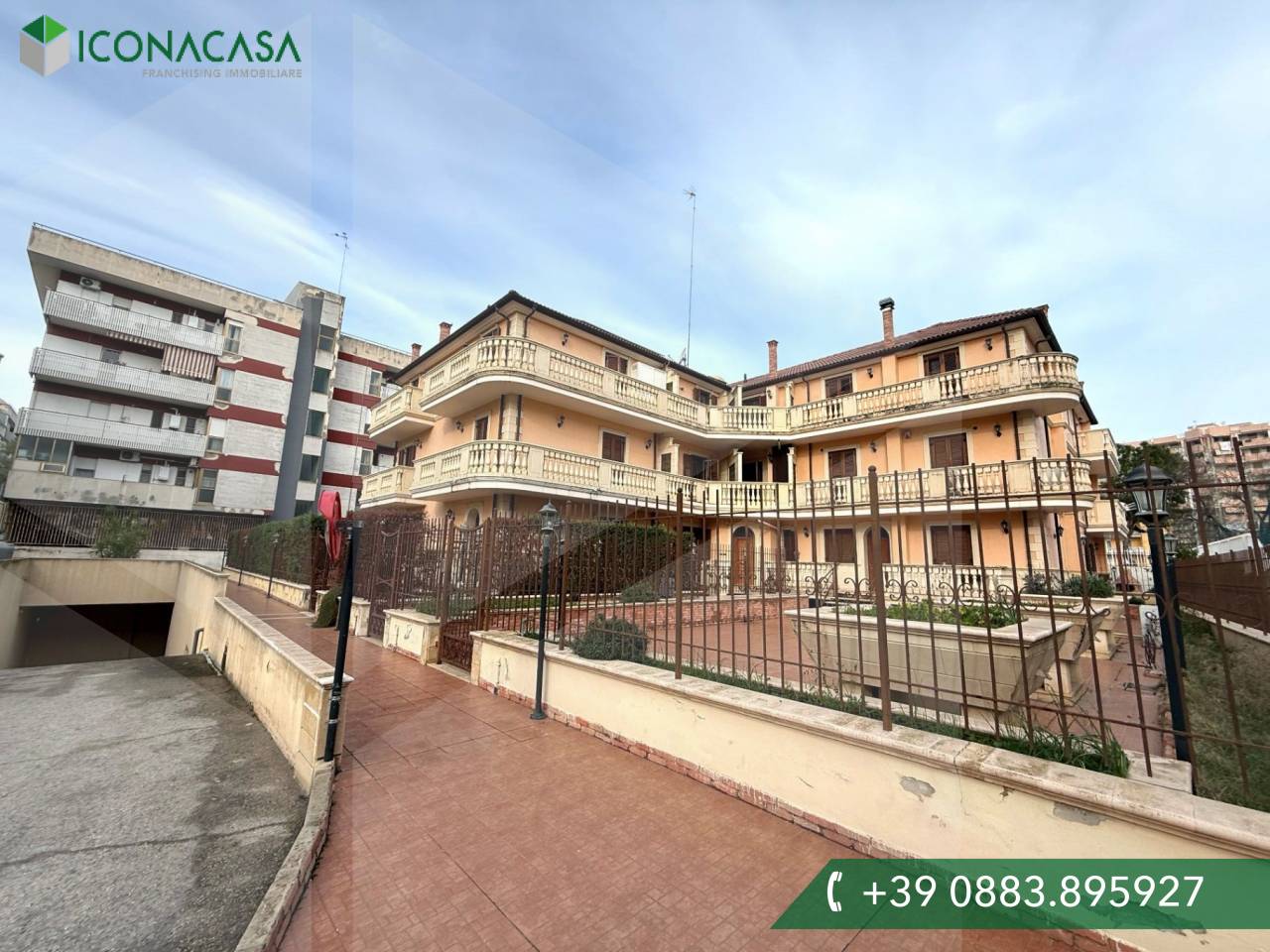 Villa de 6 habitaciónes en Barletta, Italy No. 20126